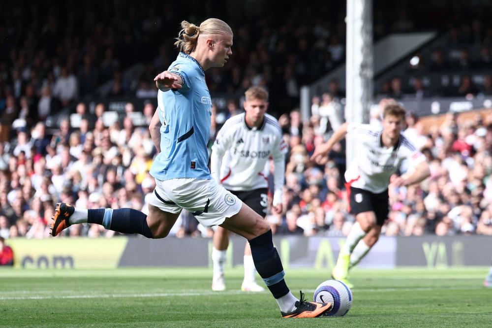 中国-西班牙商务论坛在成都举行，中足联理事长李克敏参加活动并发言