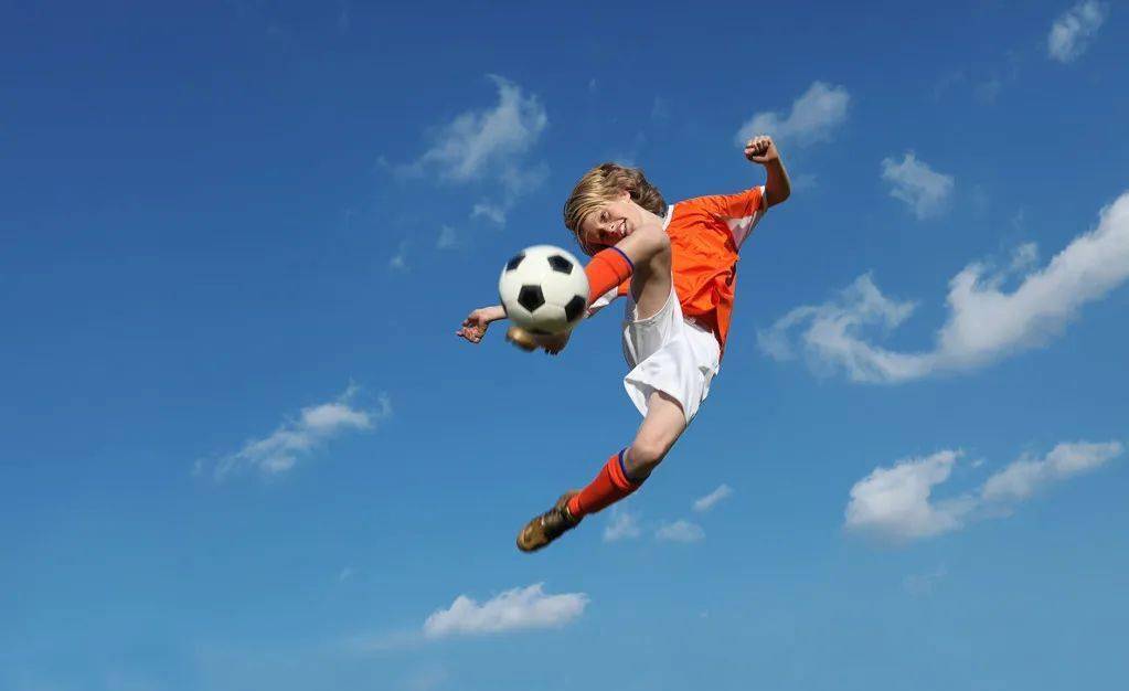 逆转！30岁锋霸独造2球，西甲豪强连进3球，欧冠翻盘